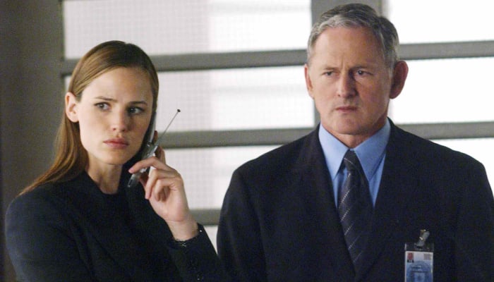 Jennifer Garner calls Victor Garber ‘father