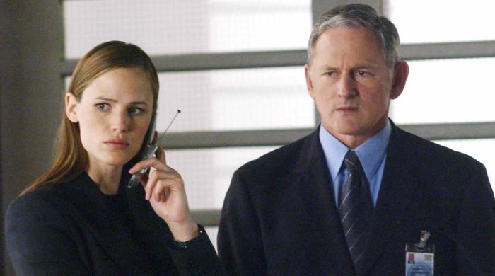 Jennifer Garner calls Victor Garber ‘father'