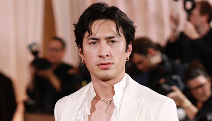 Hudson Williams flares up at alleged autograph dealers