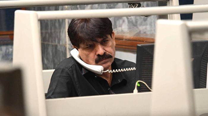 PSX extends losses as oil spike, Middle East tensions rattle investors