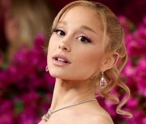 Ariana Grande handles onstage technical glitch like pro