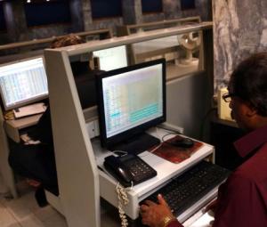 PSX gains as oil stabilises, earnings season comes into focus