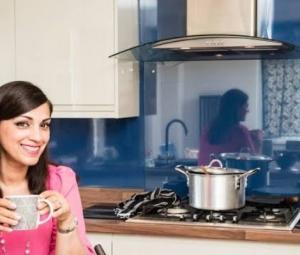Spice Queen Parveen Ashraf returns to work after husband's death