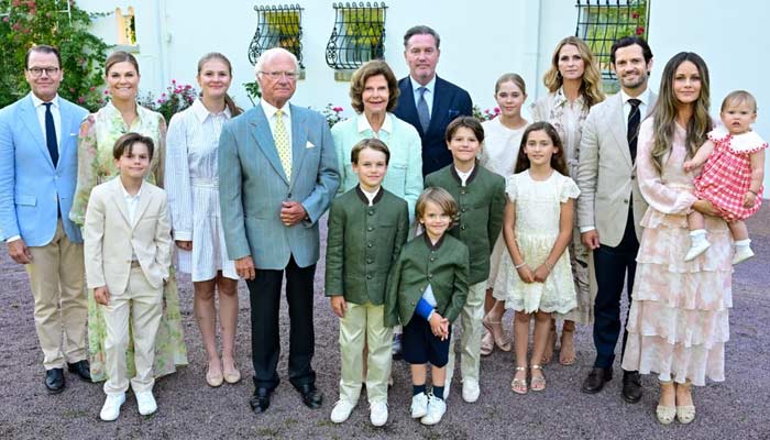 Young Prince seen with hand injury in King and Queen reunion photo