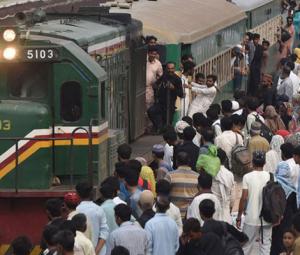 Rail traffic suspended after freight train derails near Sindh's Matiari