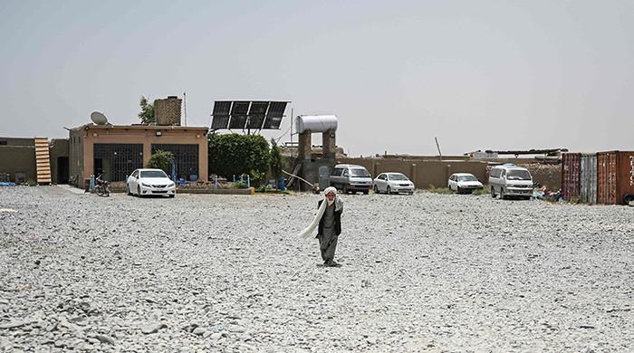 Search for 14 missing as severe heat kills five Afghan migrants