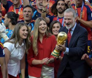 Royal family issues statement to celebrate Spain's win against Argentina
