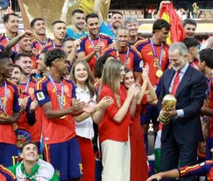 Royal family kicks off celebrations as World Cup heroes return