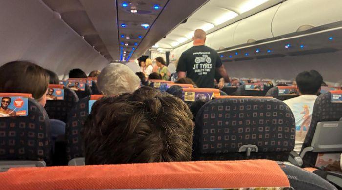 How huge 10-person flight started mid-air on easyJet plane: Here's what actually happened 