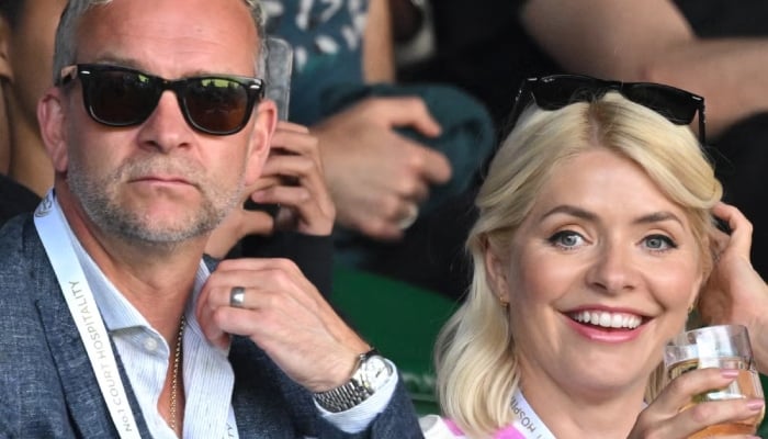 Holly Willoughby’ new show reportedly sparks tension with husband Dan Baldwin