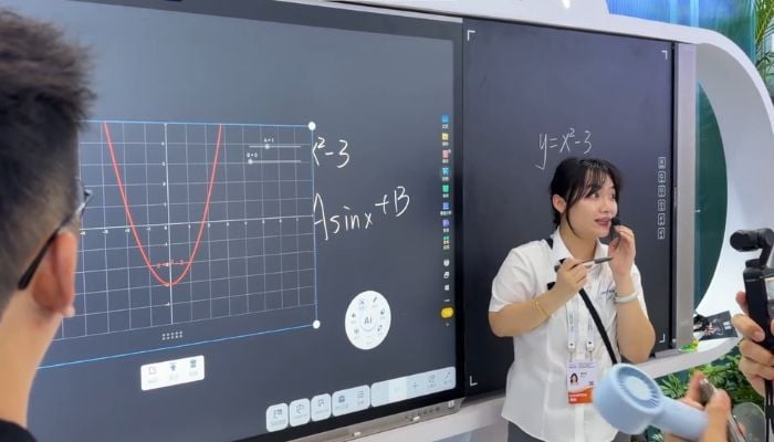 iFLYTEKs AI blackboard turns handwritten notes into 3D math models: Will it replace teachers?