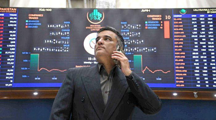 PSX stays under pressure as oil surge hits sentiment