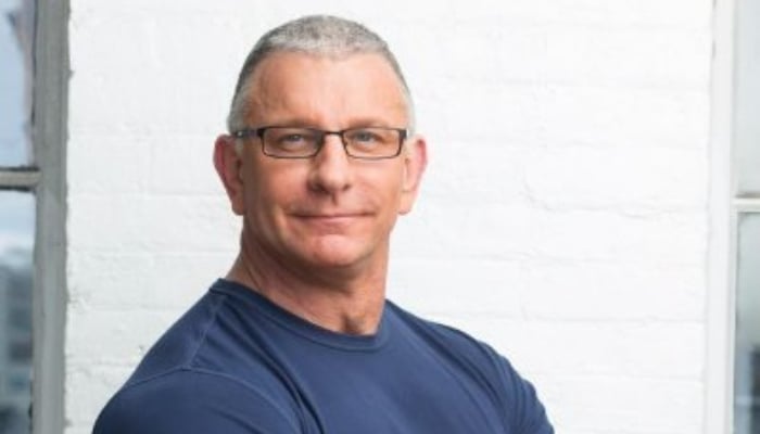 Robert Irvine takes direct jab at Food Network