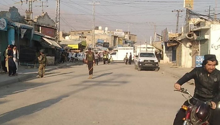 Police and law enforcement agencies cordoned off Rustam Bazaar in Lower South Waziristan after explosion on August 3, 20226. — Reporter