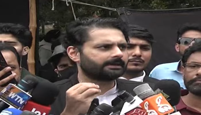 The lawyer of deceased businessmans family Jibran Nasir speaks to the media in Karachi, August 7, 2026. Screengrab via YouTube/Geo News