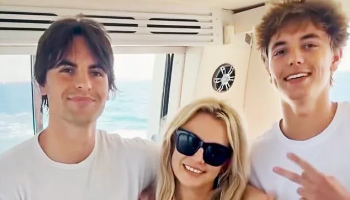 Britney Spears says she failed as a mother
