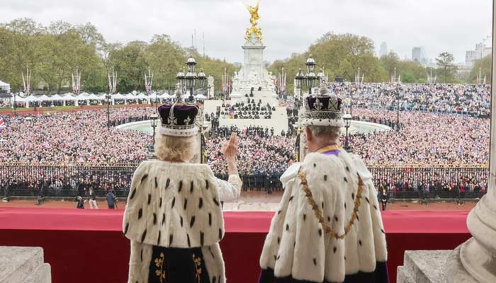 Buckingham Palace opens doors to Harry: Pass the test, come home