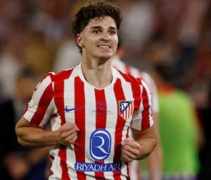 Atletico will not sell Alvarez amid Barcelona's interest, says coach 