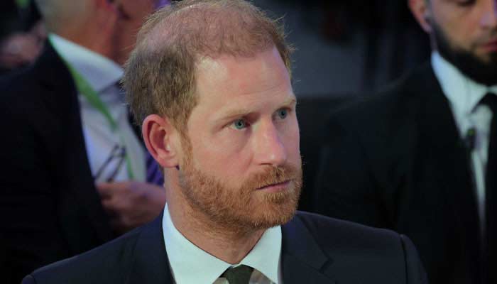 Meghan Markle warns Prince Harry against throwing himself at William’s feet