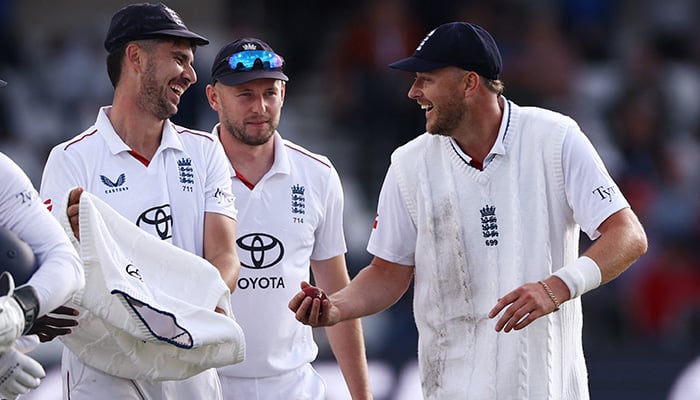 Englands Josh Tongue celebrates with Ollie Robinson after bowling out Pakistans Mohammad Abbas to claim a five-wicket haul during the first Test at Headingley, Leeds, Britain, August 19, 2026. — Reuters