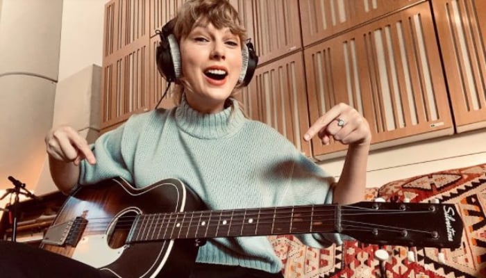 Taylor Swift makes new record with Grammy Museum performance