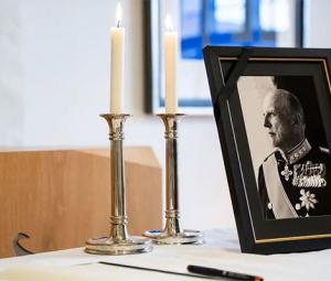 King Harald's final journey begins as royals prepare to accompany him to Palace