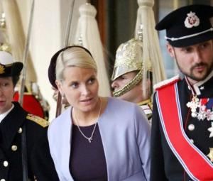 Princess Anne's role in King Haakon VIII's journey to throne