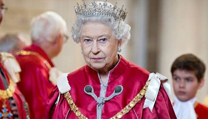 Queen Elizabeth’s Windsor Castle view marred by Helch’s graffiti before death