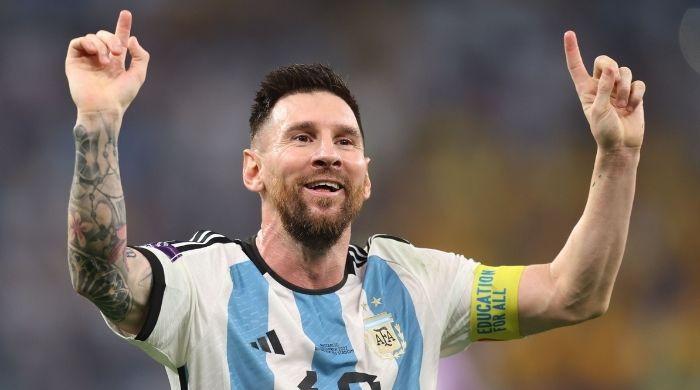 Why does Lionel Messi announce retirement from Argentina national team?