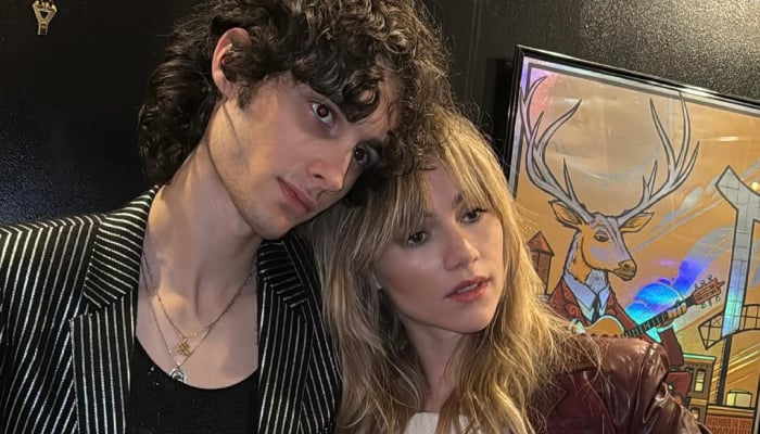 Suki Waterhouse announces loveland tour update with Sombr