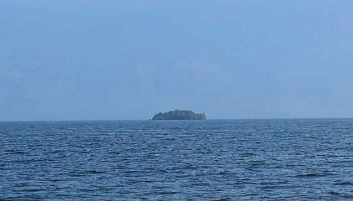 Mystery island appears in Canada, then vanishes without a trace