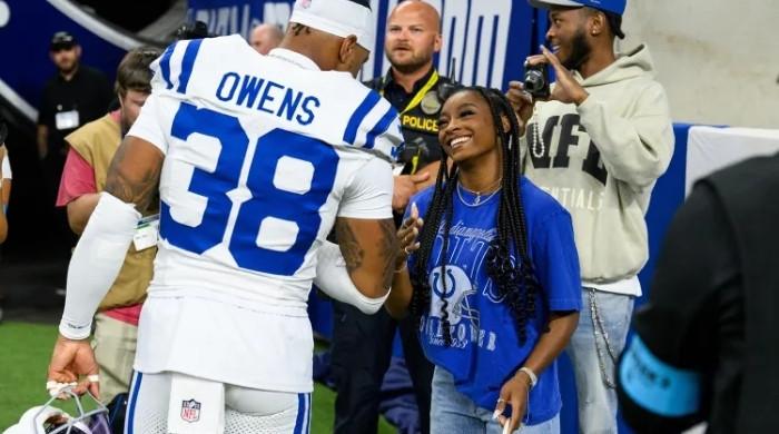 Simone Biles shares sweet viral moment with husband Jonathan Owens before Colts game