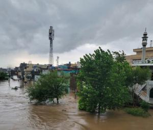 Schools closed, authorities on alert following heavy downpour in Rawalpindi, Islamabad