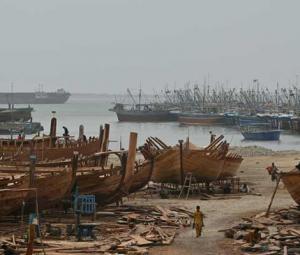 Boat builders keep Pakistan's fishing heritage afloat