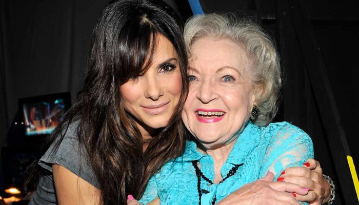 Sandra Bullock recalls working with Betty White on The Proposal