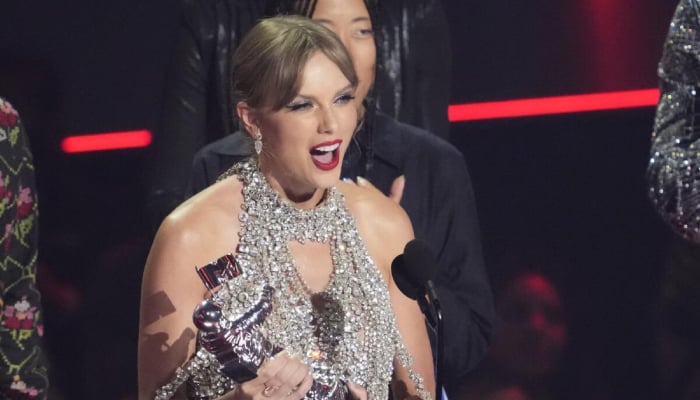 Taylor Swift talks about learning major lesson during new country interview