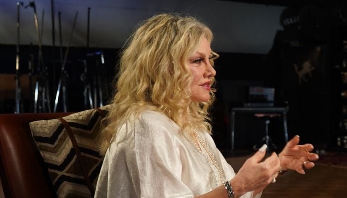 Dolly Parton’s sister says even family didn’t know about cancer diagnosis