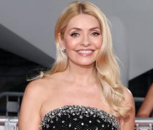 Holly Willoughby arrives late at NTAs as 'This Morning' gang celebrates victory