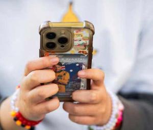Rein in social media not children, say over 130 groups and experts