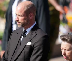 Prince William, Princess Anne walk behind King Harald V coffin: Watch