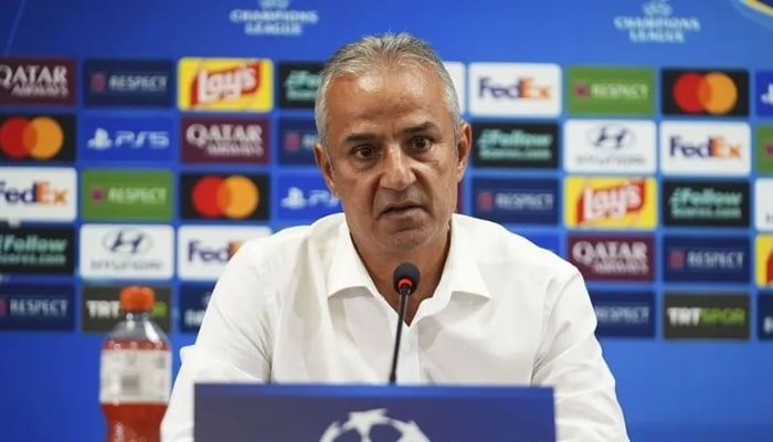 Fenerbahce coach Kartal stuns players by resigning after 1-1 draw with Roma