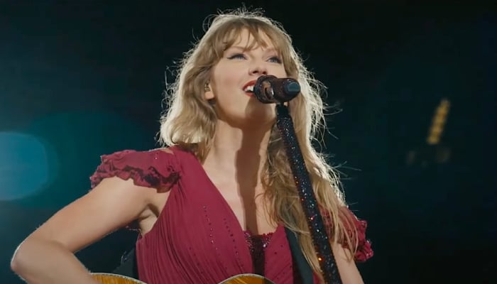 Taylor Swift drops bombshell news about upcoming deluxe release